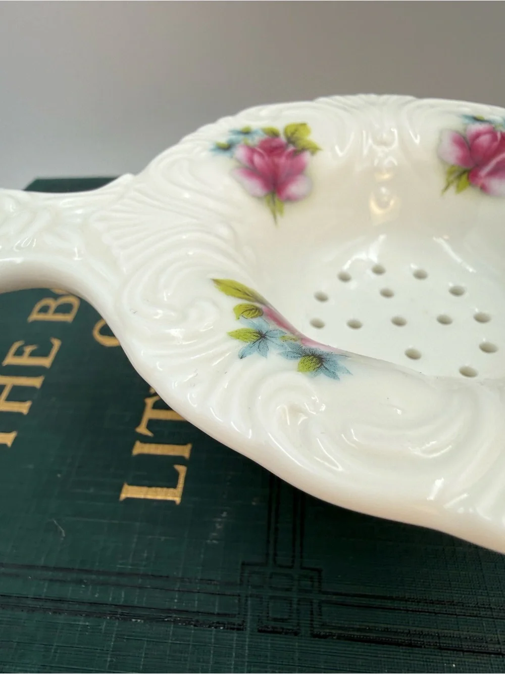 Vintage Fielder Two-Piece Porcelain Roses Floral Tea Strainer and Drip Bowl Cup
